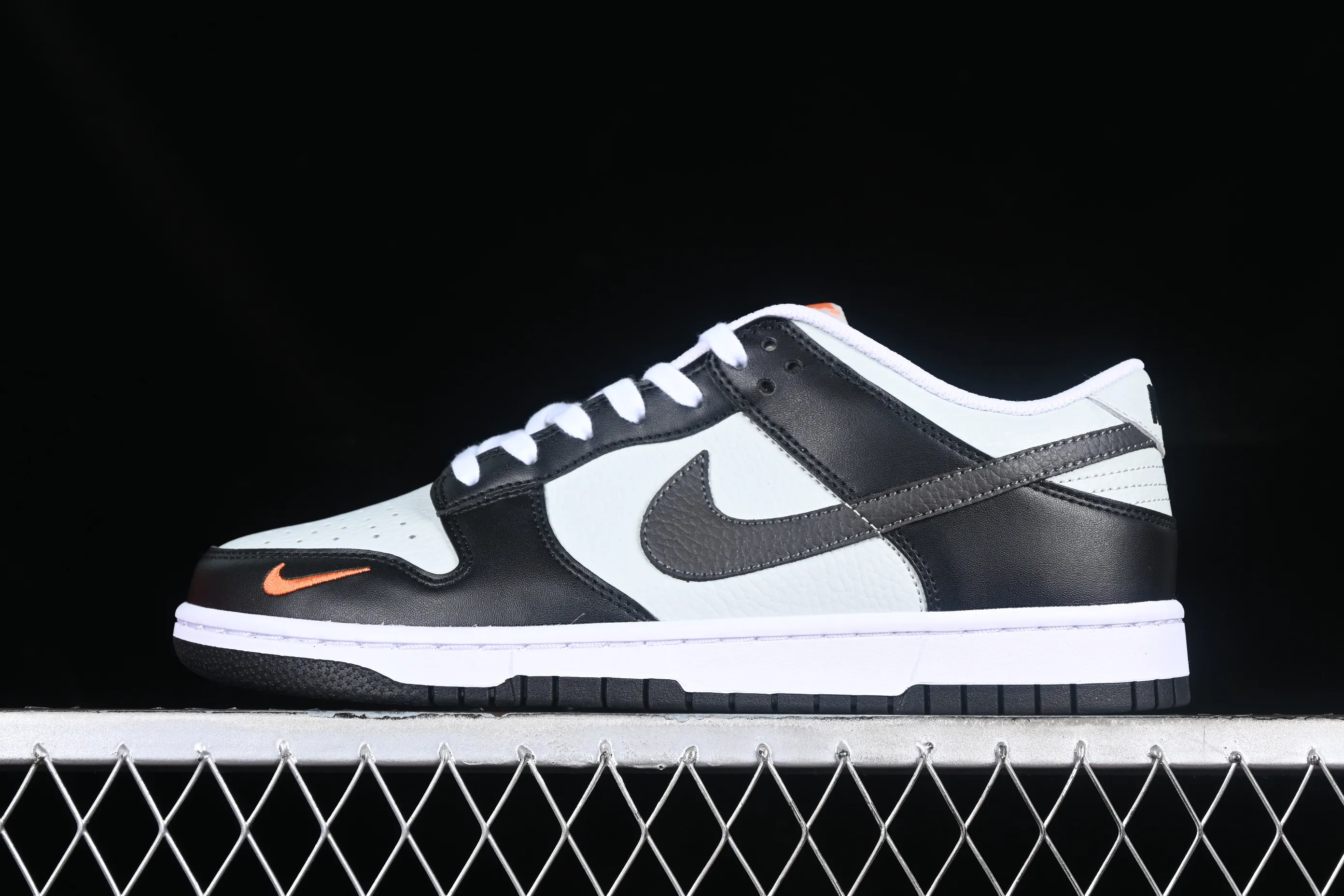 All categories Nk SB Dunk series Nk SB Dunk Low low-top sneakers K version Nk Dunk Low "Mini Orange Swoosh" SB low-top sports and leisure sneakers FN7808-001